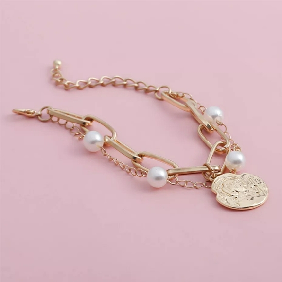 ๐โจ Medallion Pearl Bracelet - Picture 2 of 6